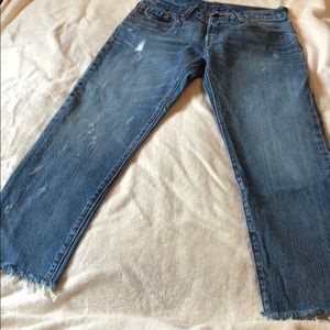 Levi’s cropped lightly distressed NWOT size 26
